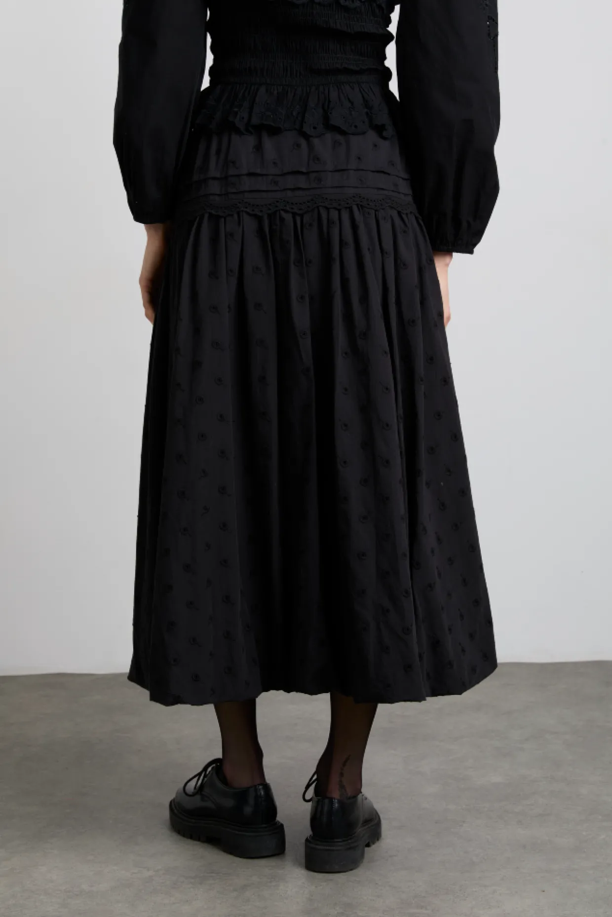 agatha embroidered midi skirt - black