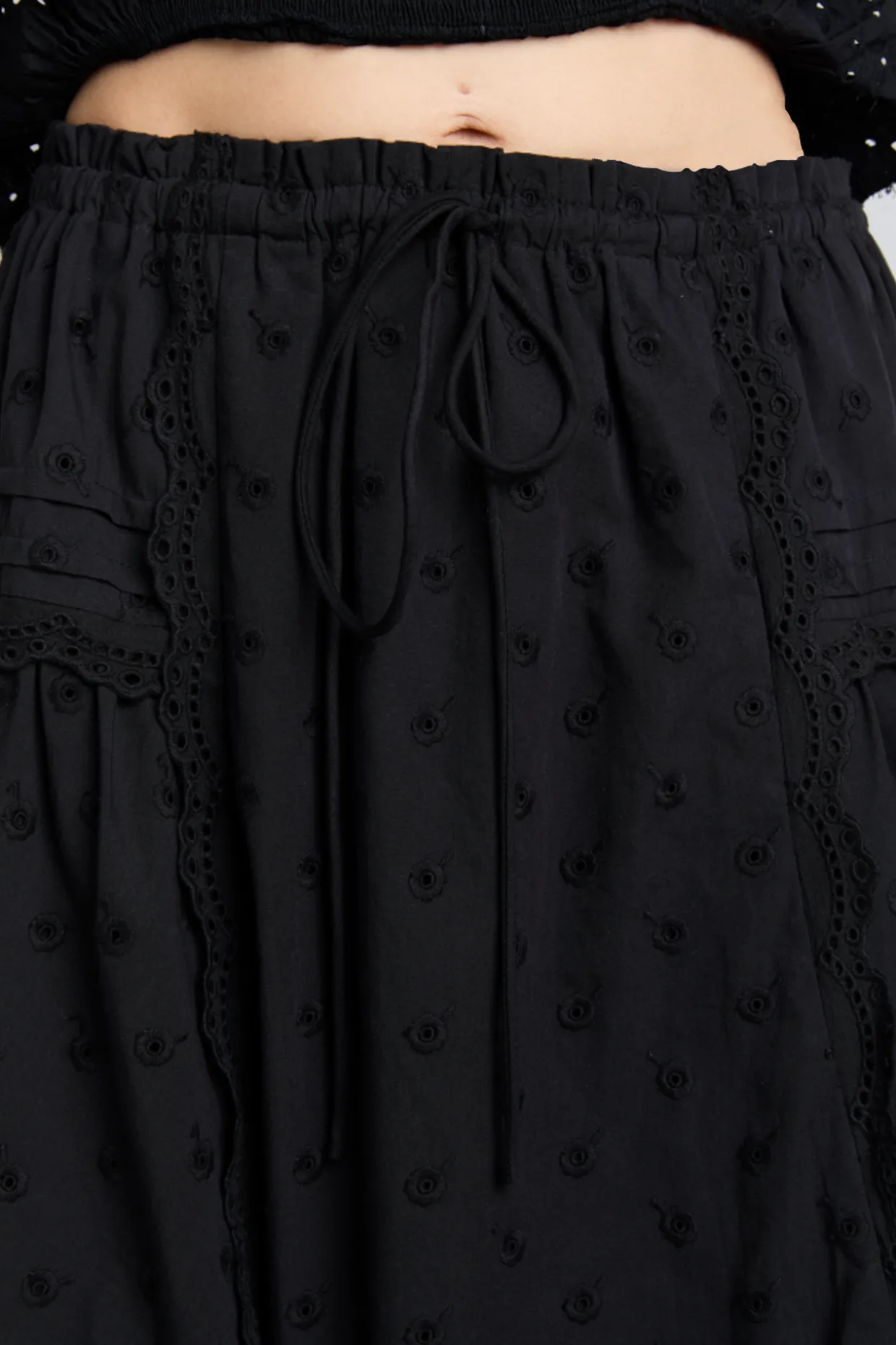 agatha embroidered midi skirt - black
