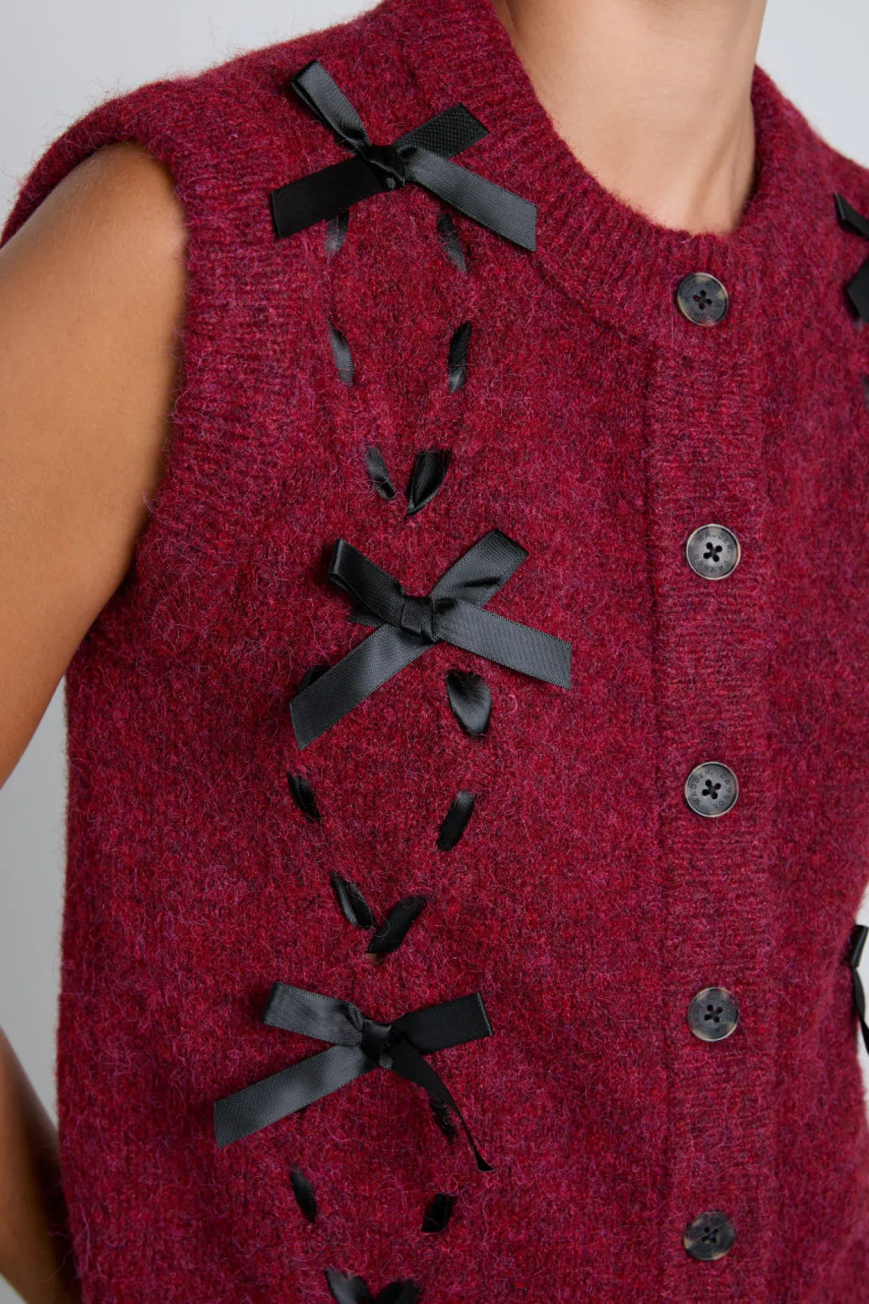 aggie knit vest with bows- burgundy cable