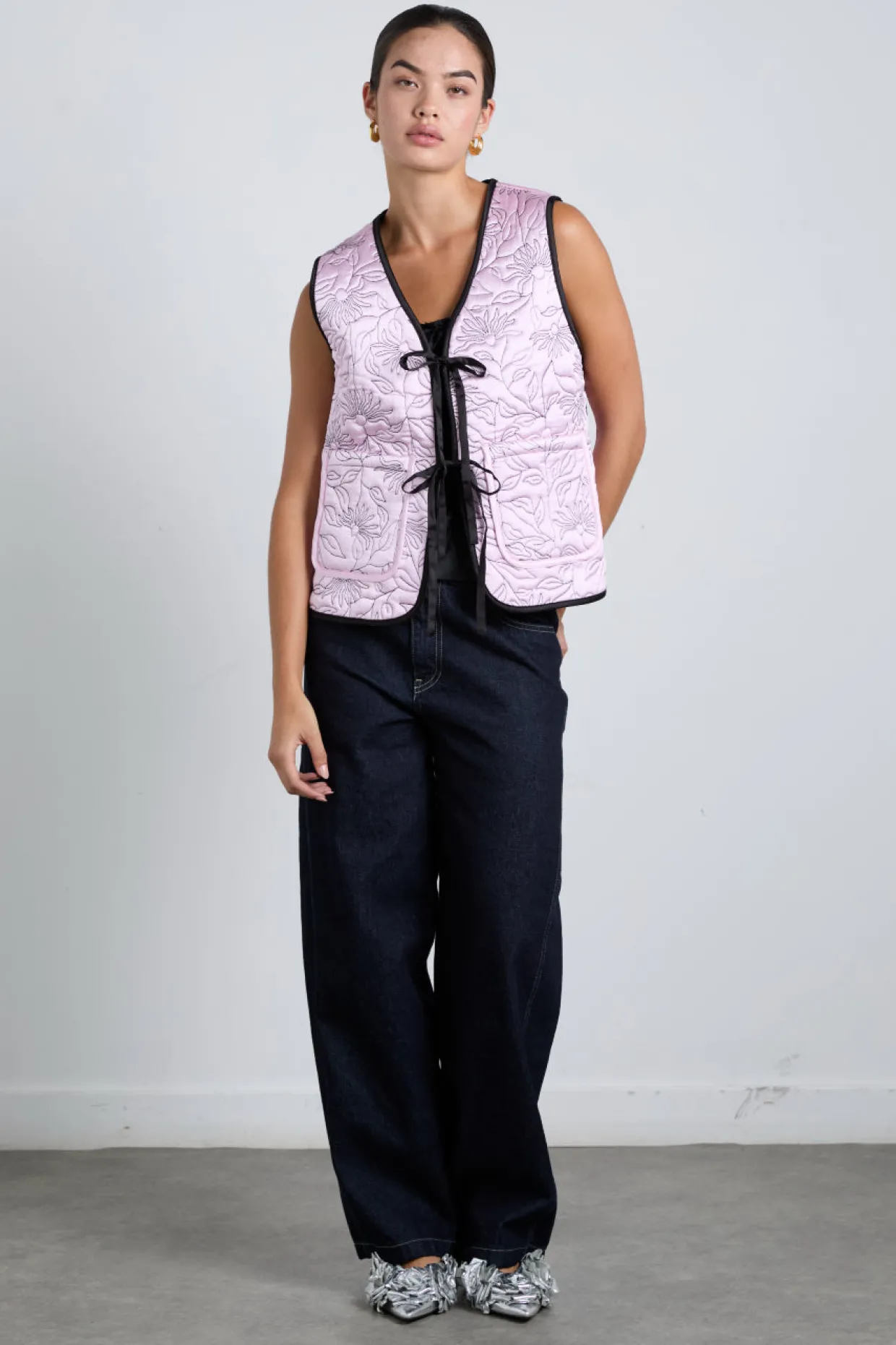 arte reversible gilet - black u0026 pink satin