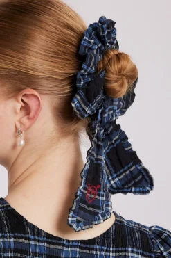 bow check scrunchie