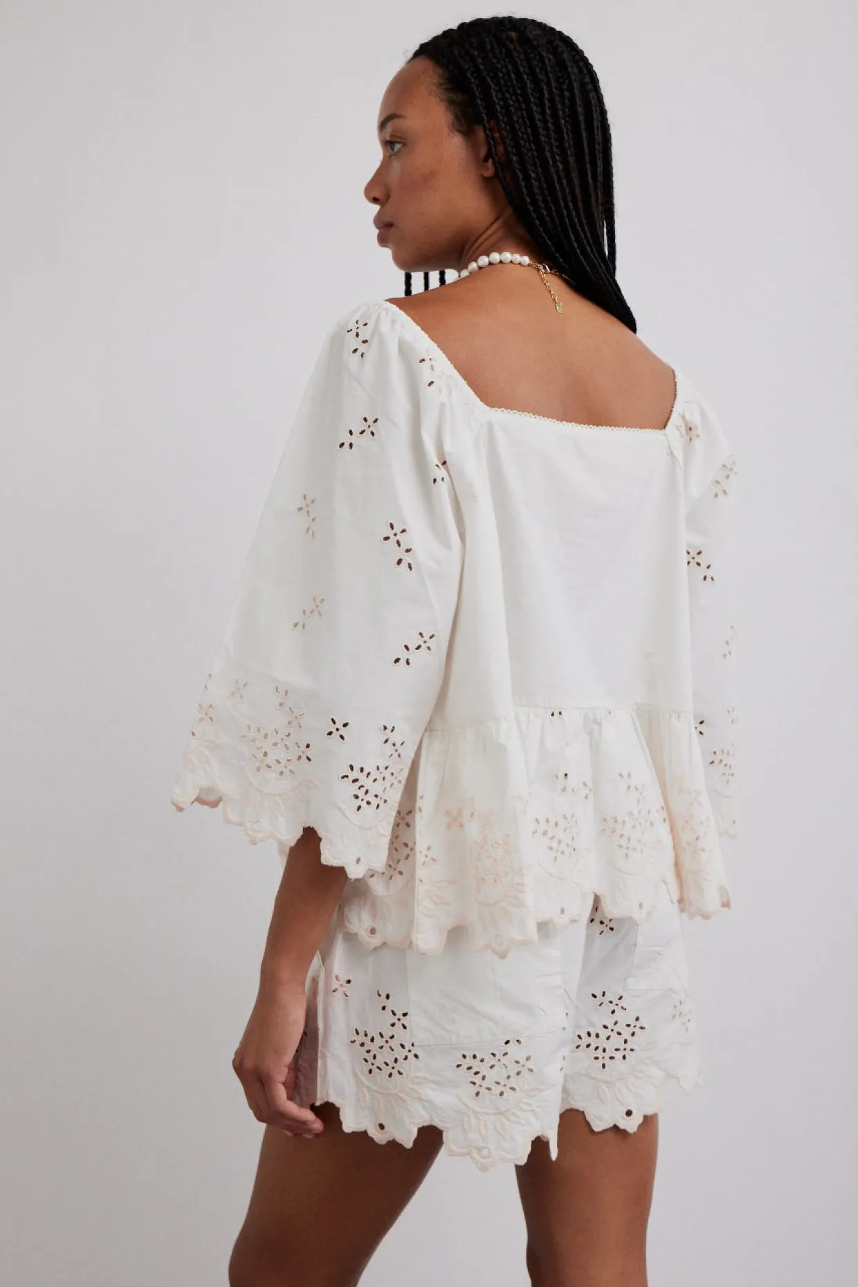 lana shorts - broderie