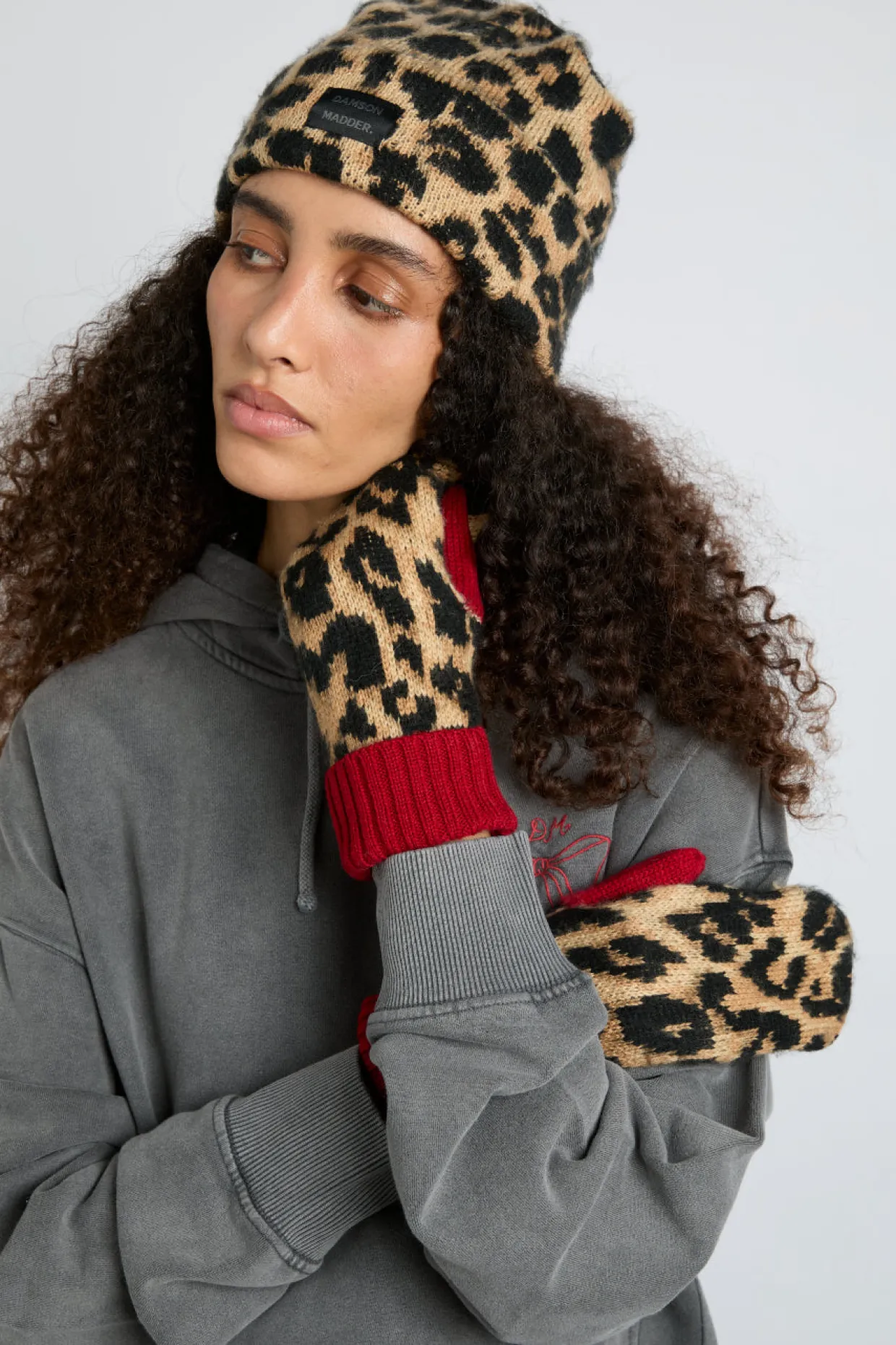leopard mittens in fluffy yarn