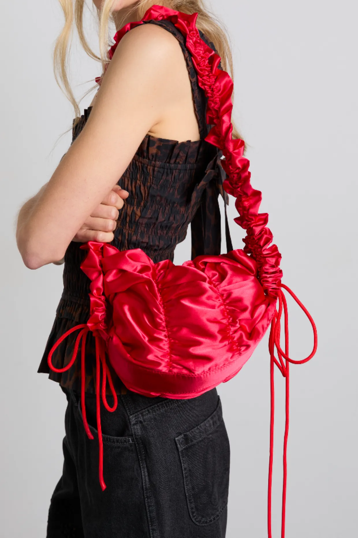 ruched satin bag - red